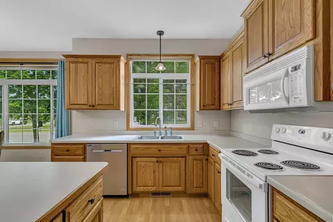 Kitchen - 1012 Cory Ln, Saint Cloud, MN 56303 photo 3 of 5