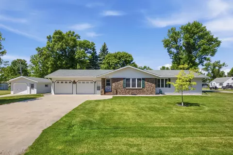 301 Mckinley Ave W, Ulen, MN 56585