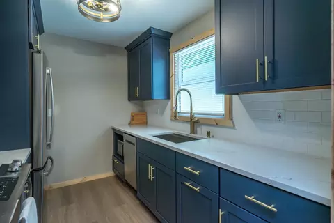 Kitchen - 30784 E Cottonwood Rd, Cushing, MN 56443 photo 2 of 3