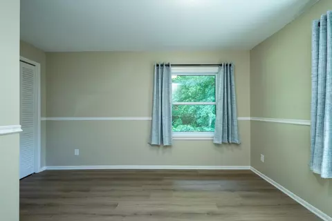 Bedroom - 30784 E Cottonwood Rd, Cushing, MN 56443 photo 4 of 12