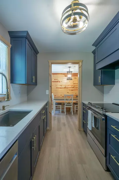Kitchen - 30784 E Cottonwood Rd, Cushing, MN 56443 photo 3 of 3