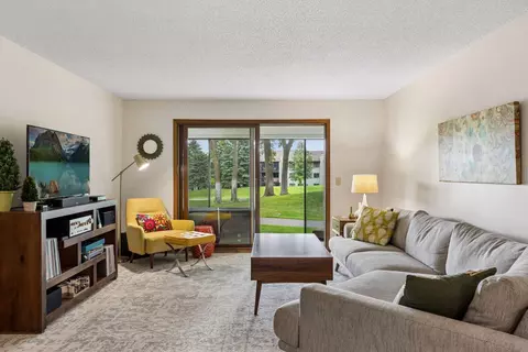 10540 43rd Ave N #111, Plymouth, MN 55442