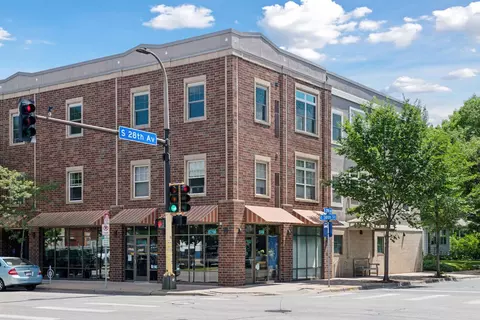 2803 E 38th St #204, Minneapolis, MN 55406