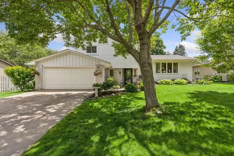 6265 Oakwood Rd, Woodbury, MN 55125
