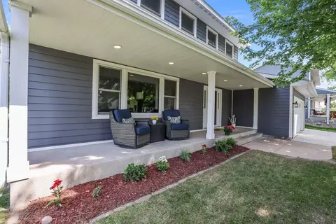 3287 Churchill Dr, Woodbury, MN 55125