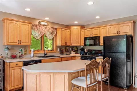 Kitchen - 31204 Apache Cir, Pequot Lakes, MN 56472 photo 2 of 6