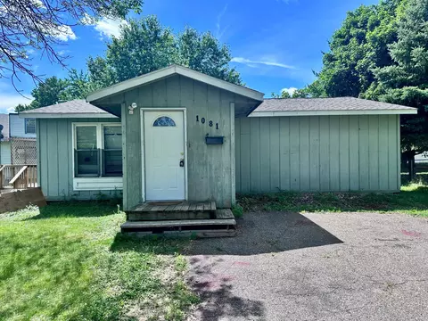 1081 Zemble St, Chaska, MN 55318