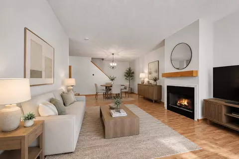 1106 Crystal Pl W, Chaska, MN 55318