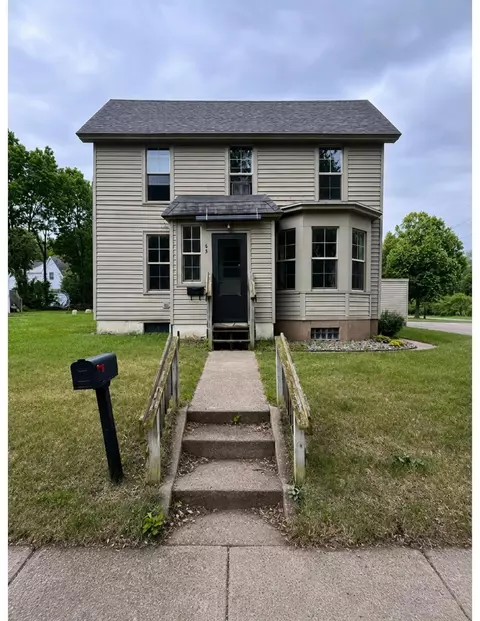 637 Lake St, Eau Claire, WI 54703