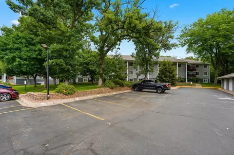 1801 113th Ave NW #106, Coon Rapids, MN 55433