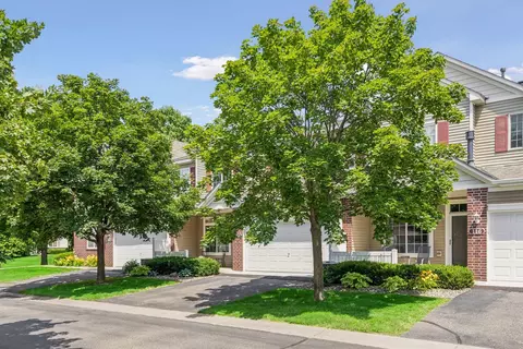 114 River Woods Dr W, Saint Paul Park, MN 55071