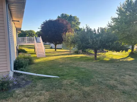 Exterior - 401 S Bruce St S, Marshall, MN 56258 photo 2 of 7