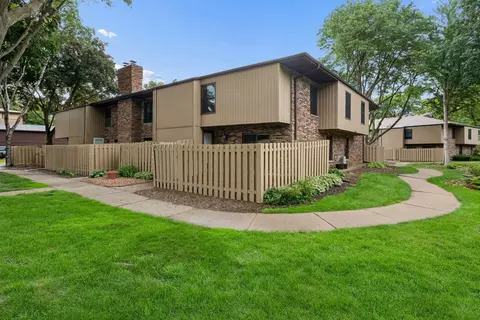 2401 Unity Ave N, Golden Valley, MN 55422