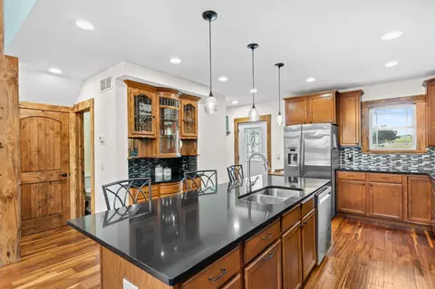 Kitchen - 17538 Hunt Lake Trl, Faribault, MN 55021 photo 3 of 4