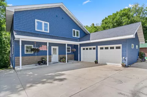 Exterior - 17538 Hunt Lake Trl, Faribault, MN 55021 photo 4 of 12