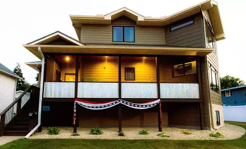 519 N Lakeshore Dr, Lake City, MN 55041