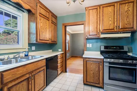 Kitchen - 928 N 19th Ave E, Duluth, MN 55812 photo 3 of 3