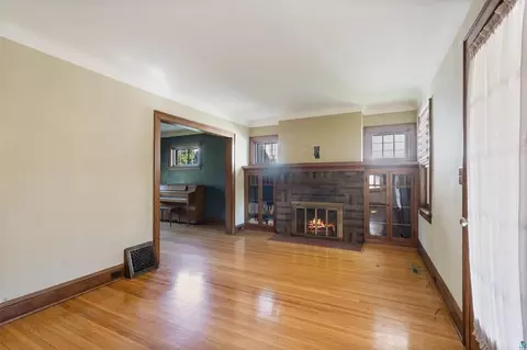 Living - 928 N 19th Ave E, Duluth, MN 55812 photo 1 of 3