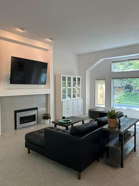 8117 Telegraph Rd, Bloomington, MN 55438