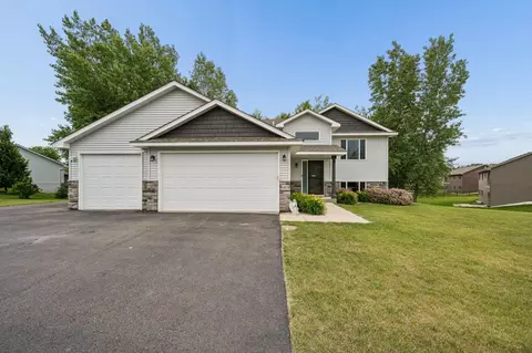 683 Elins Lake Rd SE, Cambridge, MN 55008