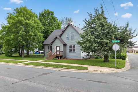 543 5th Ave SW, Cambridge, MN 55008