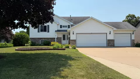 605 E South St, Belle Plaine, MN 56011