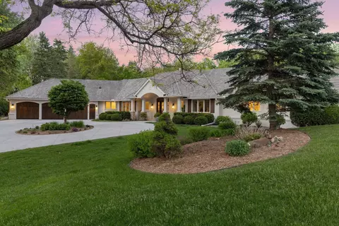 280 Hollander Rd, Wayzata, MN 55391