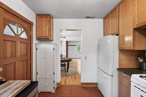 Entry Way - 2819 E 25th St, Minneapolis, MN 55406 photo 2 of 2