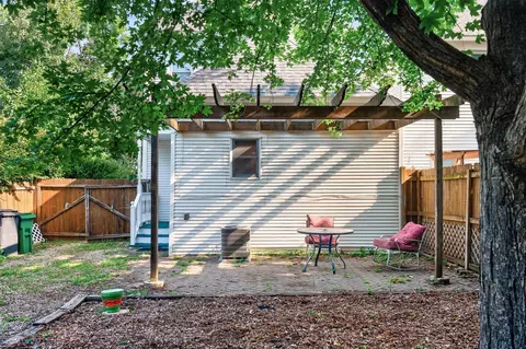 Exterior - 2819 E 25th St, Minneapolis, MN 55406 photo 5 of 9