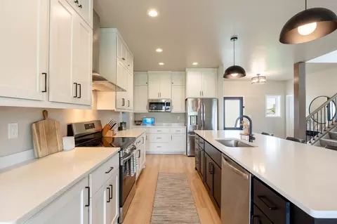 Kitchen - 4744 Hampton Loop S, Moorhead, MN 56560 photo 4 of 4