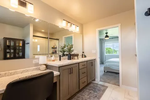 Bath - 4744 Hampton Loop S, Moorhead, MN 56560 photo 2 of 5