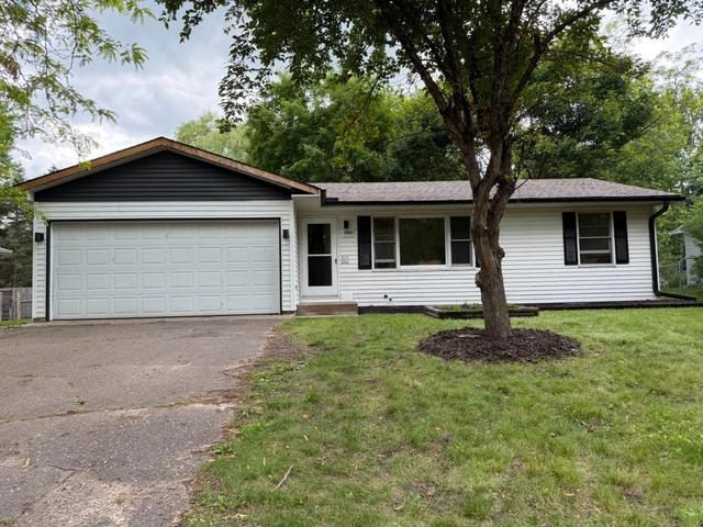 1405 Carriage Hills Dr S, Cambridge, MN 55008