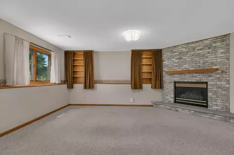 Living - 39 Fairfield Ln, Saint Cloud, MN 56303 photo 7 of 10