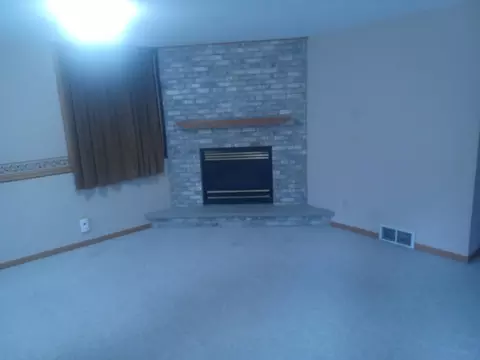 Living - 39 Fairfield Ln, Saint Cloud, MN 56303 photo 3 of 4