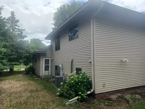 Exterior - 39 Fairfield Ln, Saint Cloud, MN 56303 photo 3 of 7