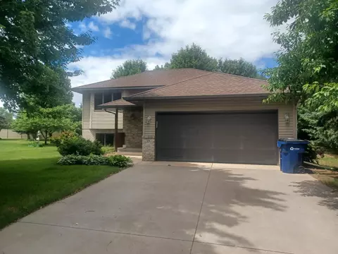 39 Fairfield Ln, Saint Cloud, MN 56303