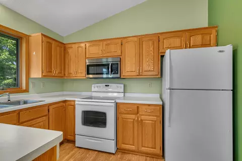 Kitchen - 39 Fairfield Ln, Saint Cloud, MN 56303 photo 2 of 4