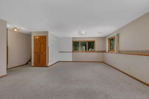 Living - 39 Fairfield Ln, Saint Cloud, MN 56303 photo 10 of 10