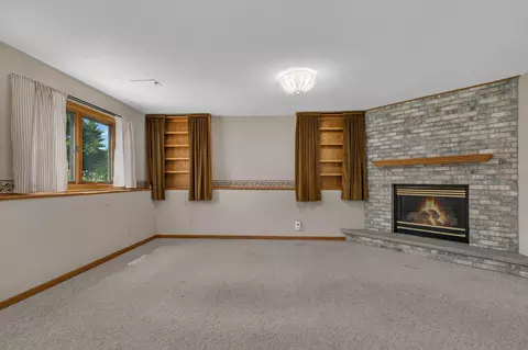 Living - 39 Fairfield Ln, Saint Cloud, MN 56303 photo 6 of 10
