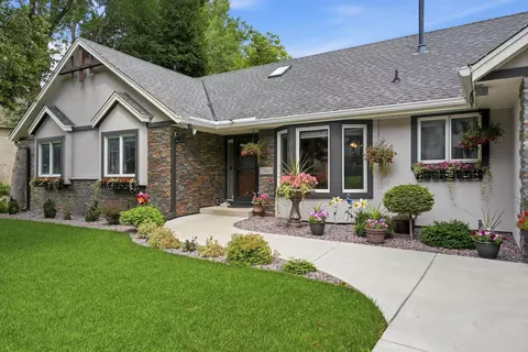 13500 Georgia Dr, Apple Valley, MN 55124