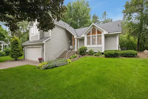 3090 Saint Albans Hollow Cir, Minnetonka, MN 55305