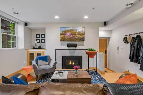 1926 Pleasant Ave #101, Minneapolis, MN 55403