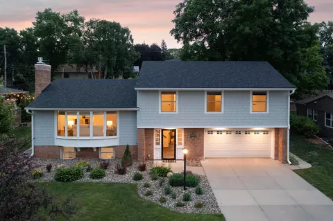 4812 Dunberry Ln, Edina, MN 55435