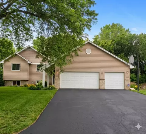 1447 Cutters Ln, Eagan, MN 55122