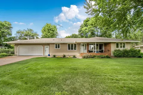 1021 Bromo Ave, Saint Cloud, MN 56303