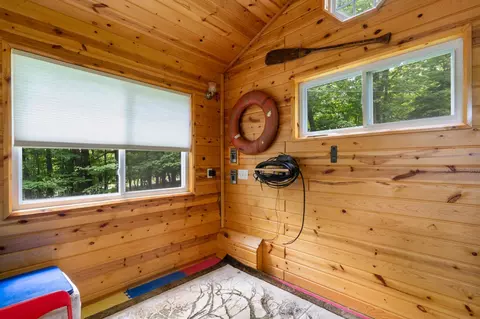 Entry Way - 615 Snively Rd, Duluth, MN 55803 photo 3 of 4