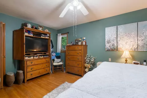 Bedroom - 615 Snively Rd, Duluth, MN 55803 photo 3 of 5