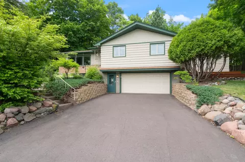 Exterior - 615 Snively Rd, Duluth, MN 55803 photo 3 of 11