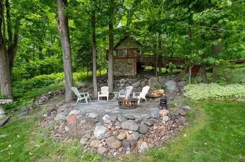 Exterior - 615 Snively Rd, Duluth, MN 55803 photo 7 of 11