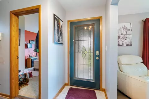 Entry Way - 615 Snively Rd, Duluth, MN 55803 photo 1 of 4